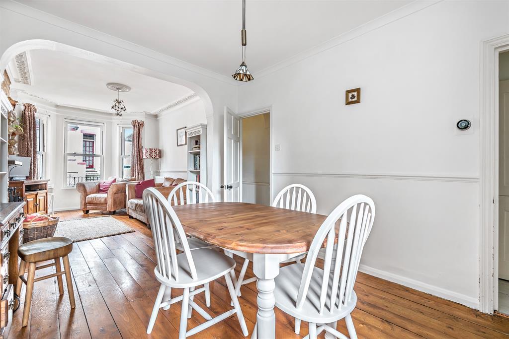 Cecil Road, Rochester 2 bed terraced house £250,000