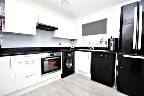 29 Hereward Green, Loughton, IG10 2HE