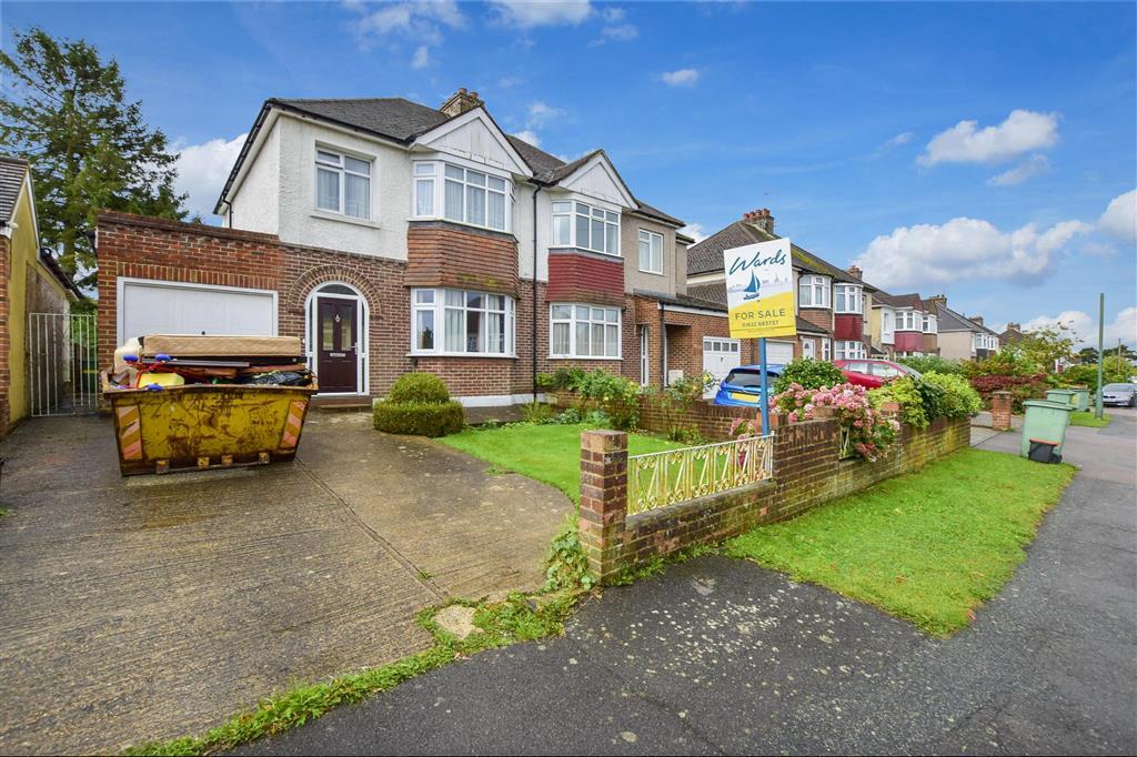 Heather Drive, Maidstone, Kent 3 bed semidetached house £425,000