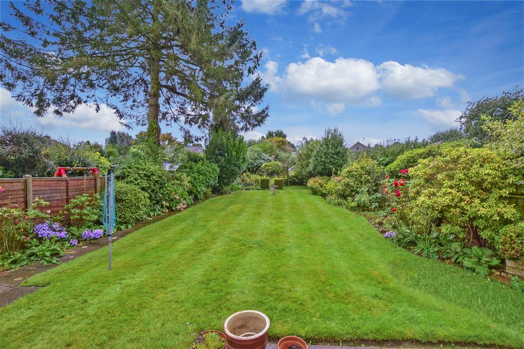 Heather Drive, Maidstone, Kent 3 bed semidetached house £425,000