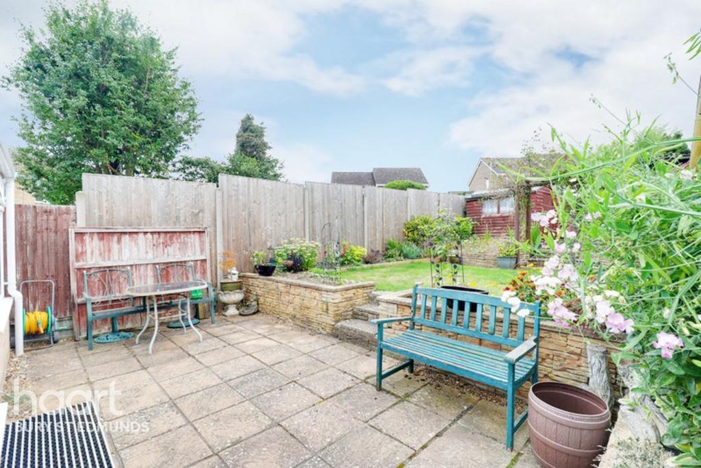 Bedell Close, Bury St Edmunds 2 bed semidetached bungalow £250,000
