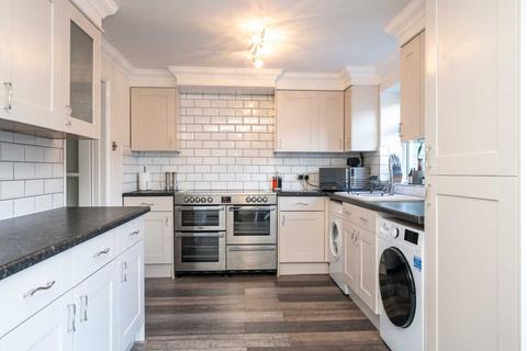 2 Grassy Close, Hemel Hempstead, HP1 3QR