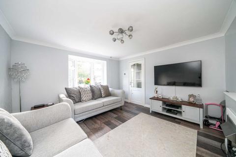 2 Grassy Close, Hemel Hempstead, HP1 3QR