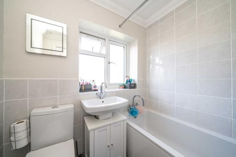 2 Grassy Close, Hemel Hempstead, HP1 3QR