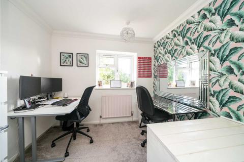 2 Grassy Close, Hemel Hempstead, HP1 3QR