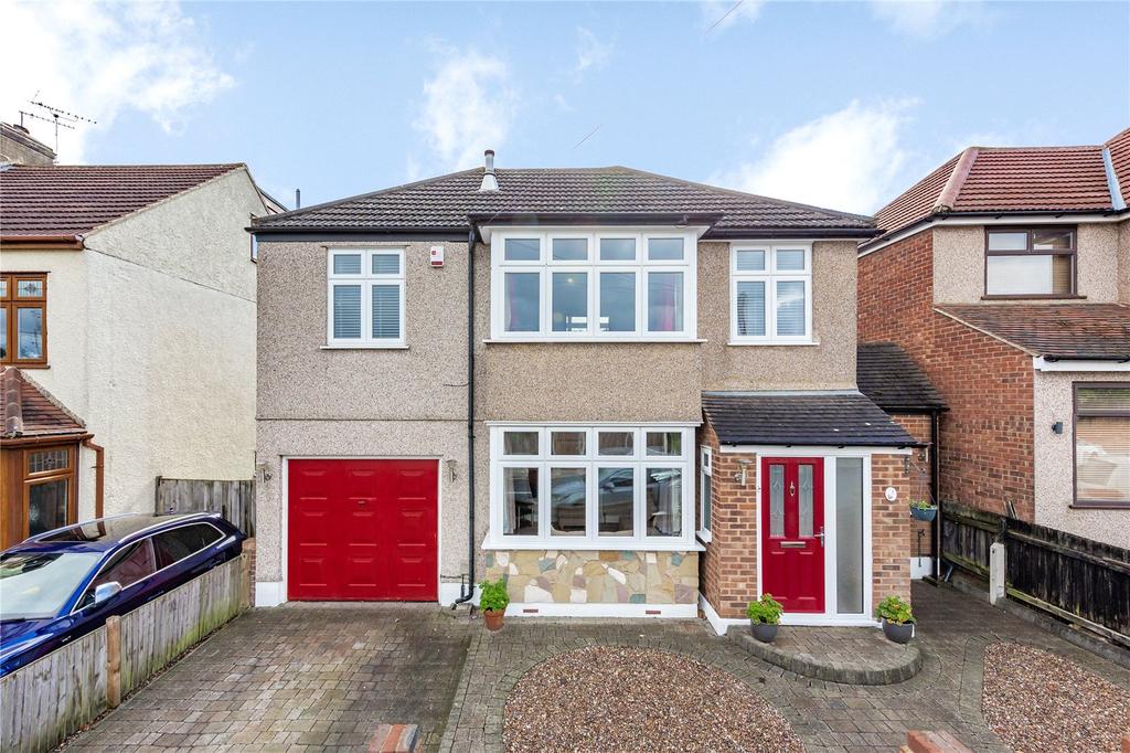 Granton Avenue, Upminster, RM14 4 bed detached house £700,000