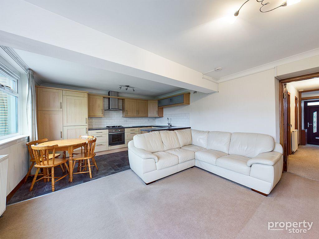 Trongate, Stonehouse, South Lanarkshire, ML9 1 bed flat £50,000