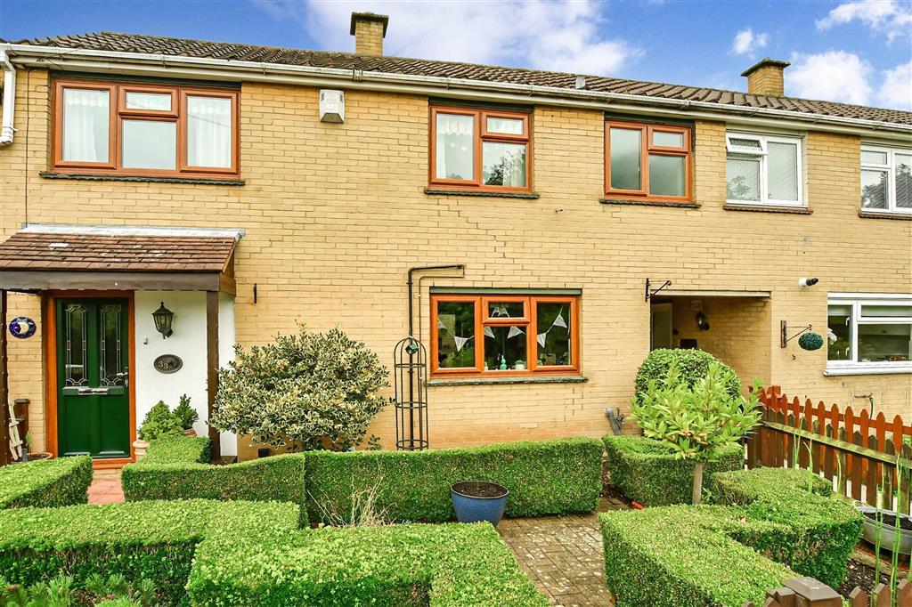 Valerian Close, Chatham, Kent 3 bed terraced house £250,000