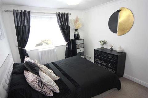2 bedroom apartment to rent, Slough SL3