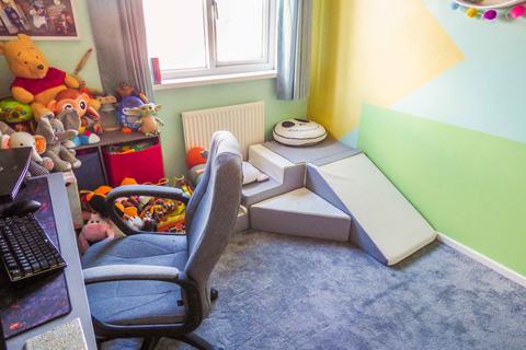 24 Calder Walk, Sunniside, Newcastle Upon Tyne, NE16 5XS