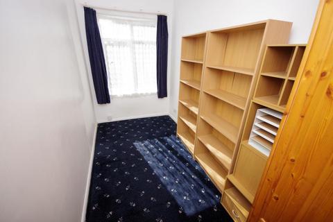 12 Brownlow Road, London, N3 1NA