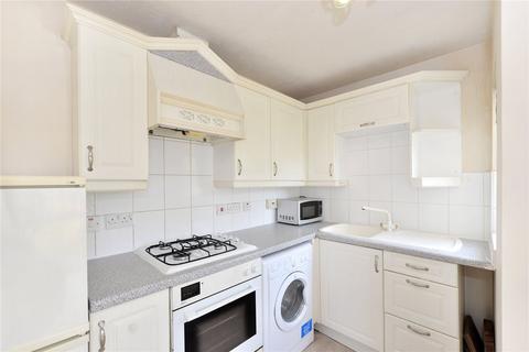 3 bedroom end of terrace house to rent, Denham Street, London