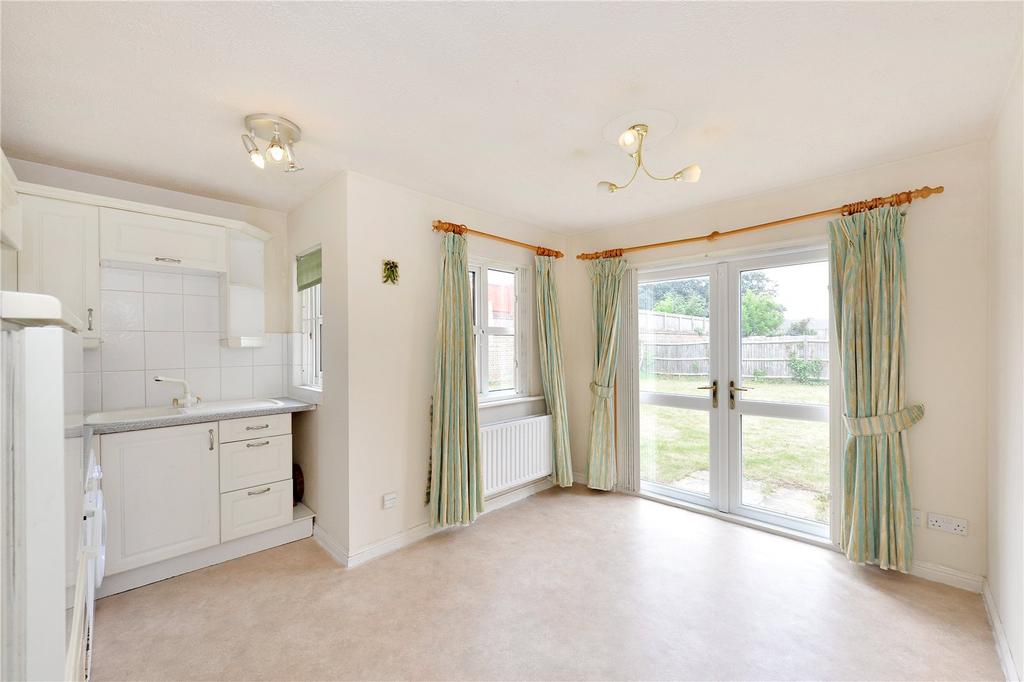 Kitchen/ Dining