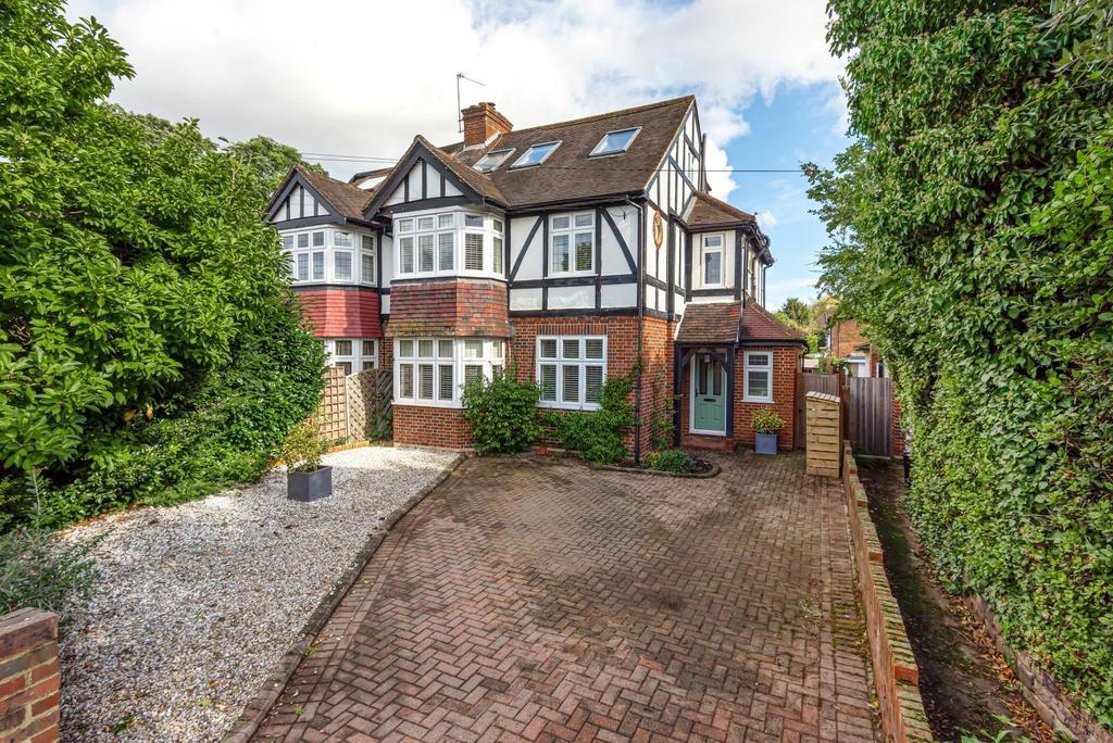 Newlands Avenue, Thames Ditton, KT7 4 bed semidetached house £1,300,000
