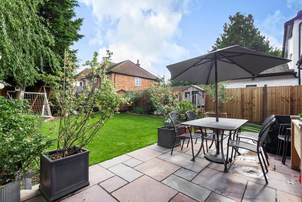 Newlands Avenue, Thames Ditton, KT7 4 bed semi-detached house - £1,300,000