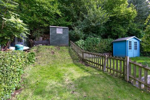 21 Brighton Road, Godalming, GU7 1NT