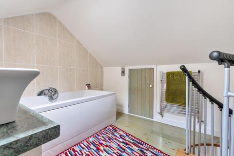 21 Brighton Road, Godalming, GU7 1NT