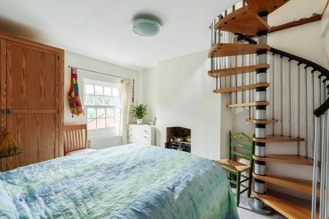 21 Brighton Road, Godalming, GU7 1NT