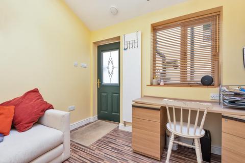 21 Brighton Road, Godalming, GU7 1NT