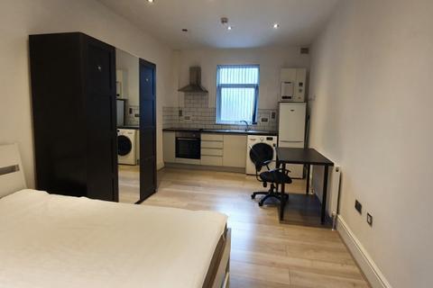 Studio to rent, Albany Road, Earlsdon, Coventry, CV5