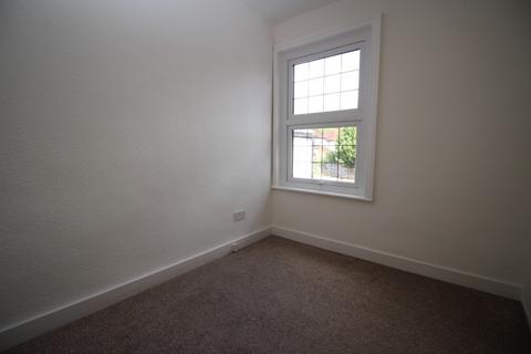 2 bedroom terraced house to rent, Stones Row, Kings Road, High Wycombe, HP11