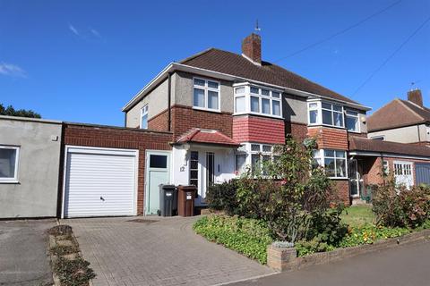 12 Arnold Crescent, Isleworth, TW7 7NT