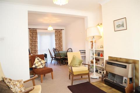 12 Arnold Crescent, Isleworth, TW7 7NT