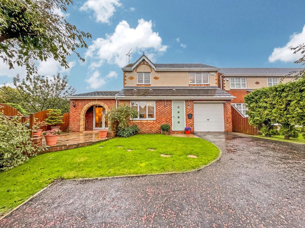 Balmoral Drive, Peterlee, Durham, SR8 1QP 3 bed detached house £269,950