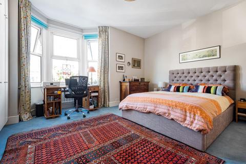 41 Cobham Road, Kingston Upon Thames, KT1 3AE