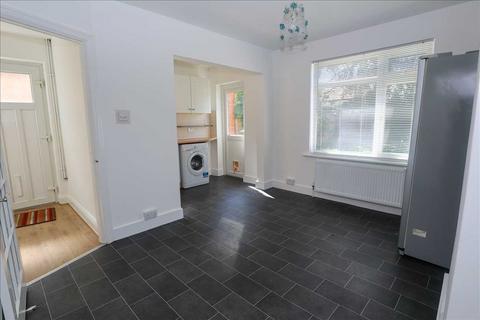 3 bedroom semi-detached house to rent, Vincent Road