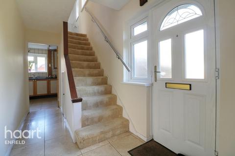 105 Worlds End Lane, Enfield, EN2 7RG