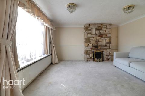 105 Worlds End Lane, Enfield, EN2 7RG