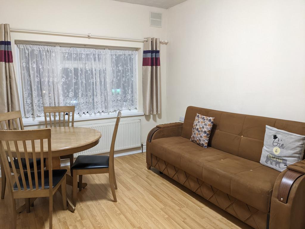 2 bed flat opposite Asda Supermarket / Northolt P