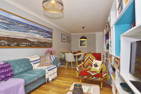2 bedroom flat for sale - King Street, Plaistow, London, E13 8DB