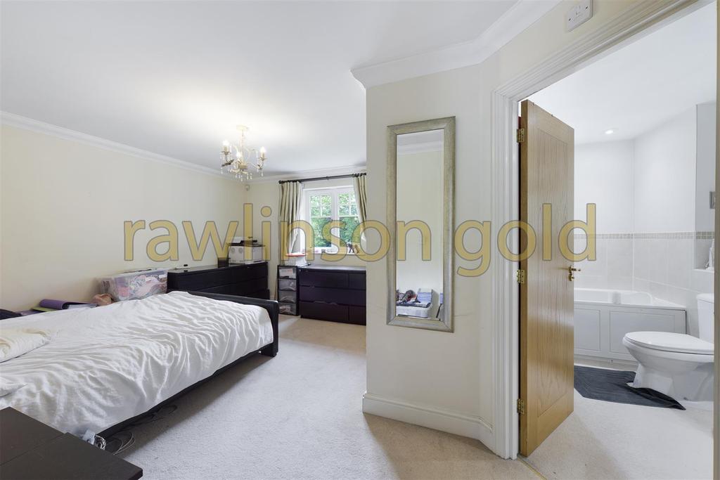 Bedroom 1 picture 2