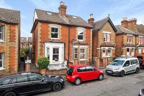 8 Artillery Road, Guildford, GU1 4NW