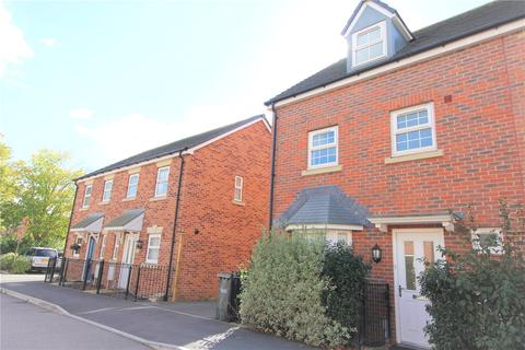 4 bedroom semi-detached house to rent - St. Mawgan Street Kingsway, Quedgeley, Gloucester, GL2