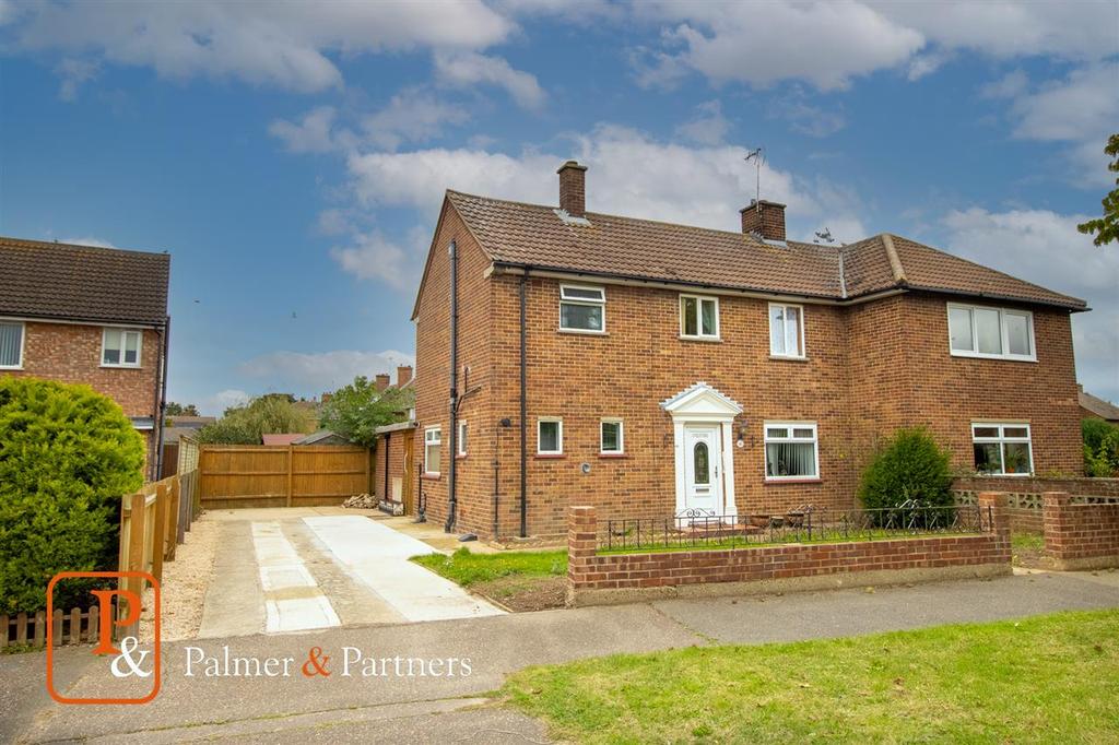Willett Road, Shrub End, Colchester CO2 3 bed semidetached house £