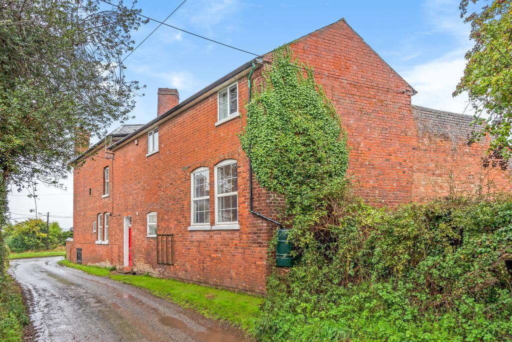 Monkland, Leominster, HR6 4 bed semidetached house £425,000