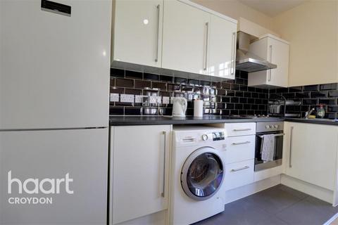 2 bedroom flat to rent, Park Lane, CR0