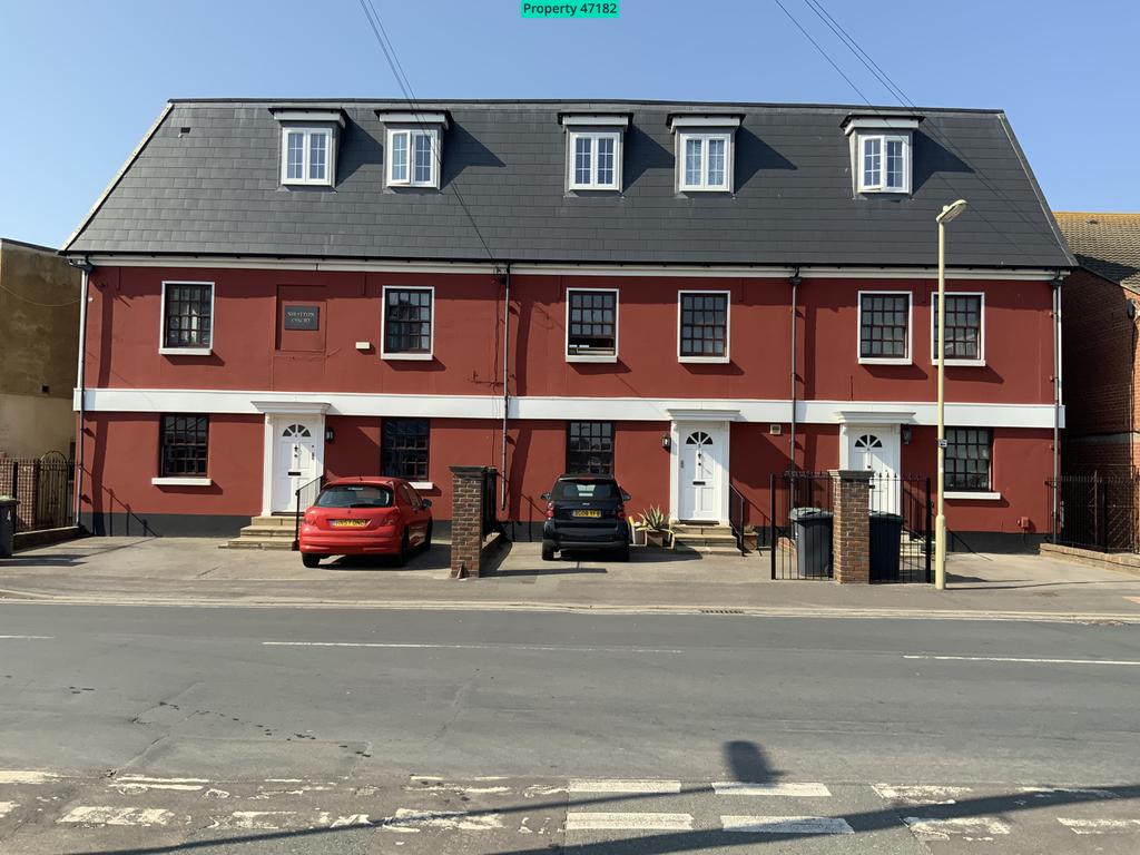 Shotton Court 1923, Creek Road... 2 bed flat £850 pcm (£196 pw)