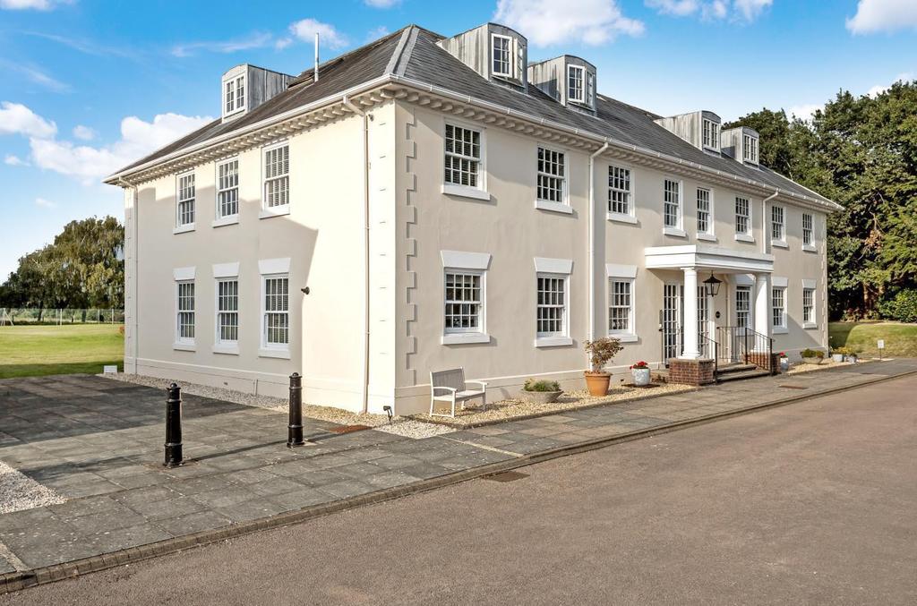 Marchwood Gate, Marchwood, Chichester, PO19 3 bed flat £550,000