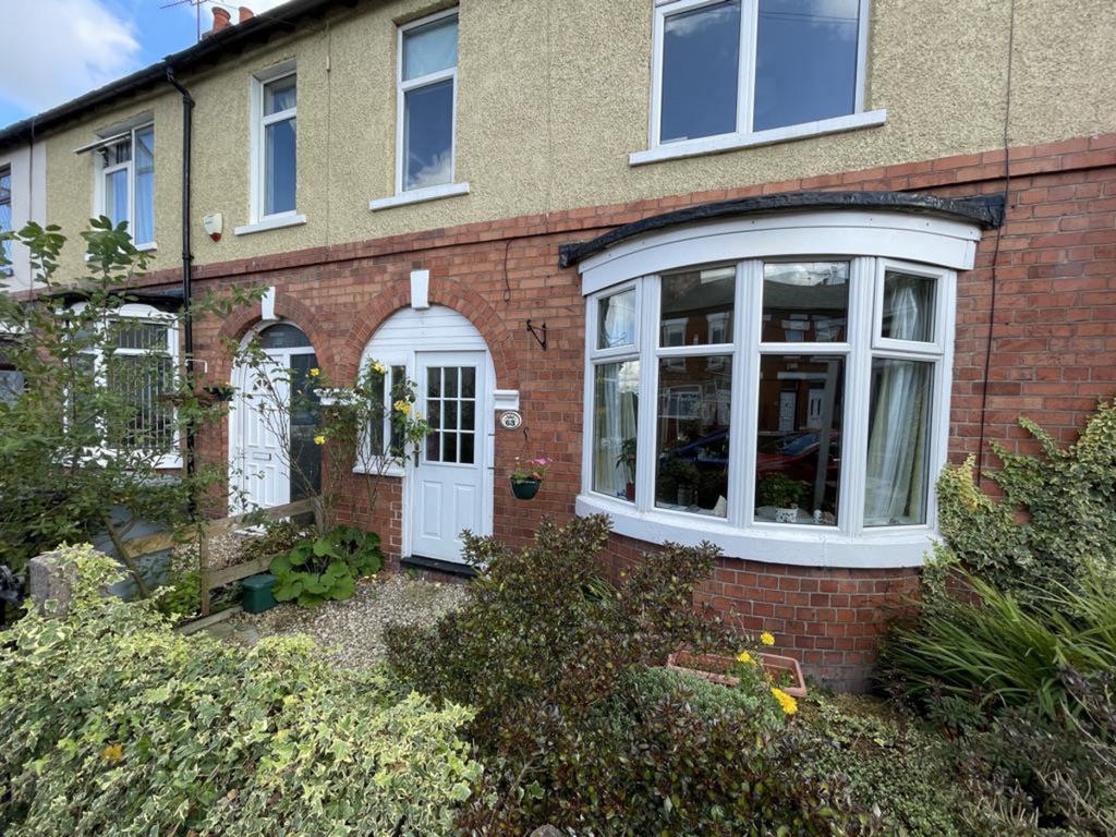 Minshull New Road, Crewe, CW1 3 bed terraced house £142,500