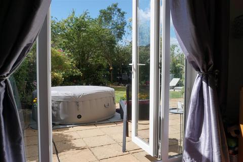 59 Brooke Grove, Ely, CB6 3WT