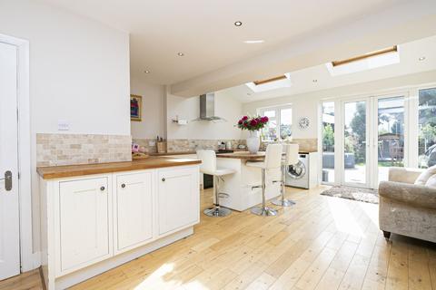 31 Willow Close, Buckhurst Hill, IG9 6HS