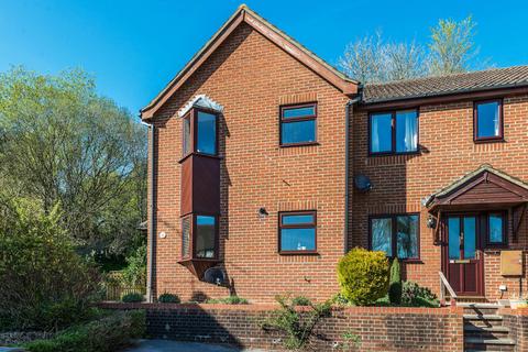 15 Fox Road, Haslemere, GU27 1RG