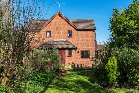 15 Fox Road, Haslemere, GU27 1RG