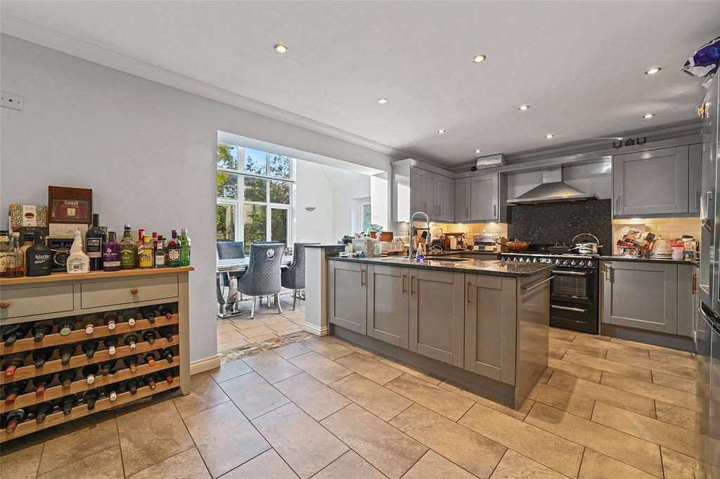 School Lane, Broomfield, Chelmsford, CM1 6 bed detached house £1,050,000