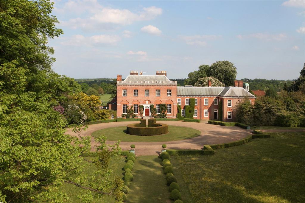 Moor Place, Much Hadham, Hertfordshire, SG10 7 bed detached house for