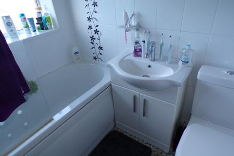 3 Sandringham Close, Clayton, Bradford, BD14 6EB